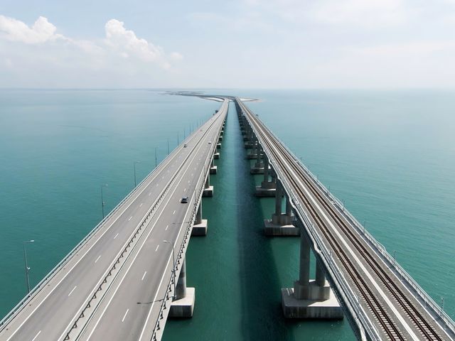 An overwater highway passing through the Florida Keys. Caption: The Overseas Highway in the Florida Keys.